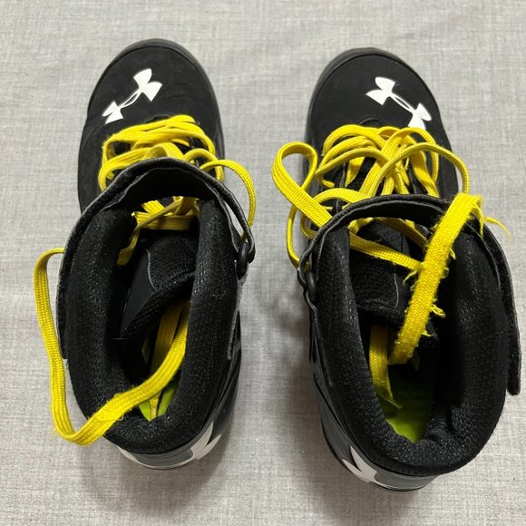 Under Armour High Top Soccer Cleats Size 9 - Picture 3 of 7